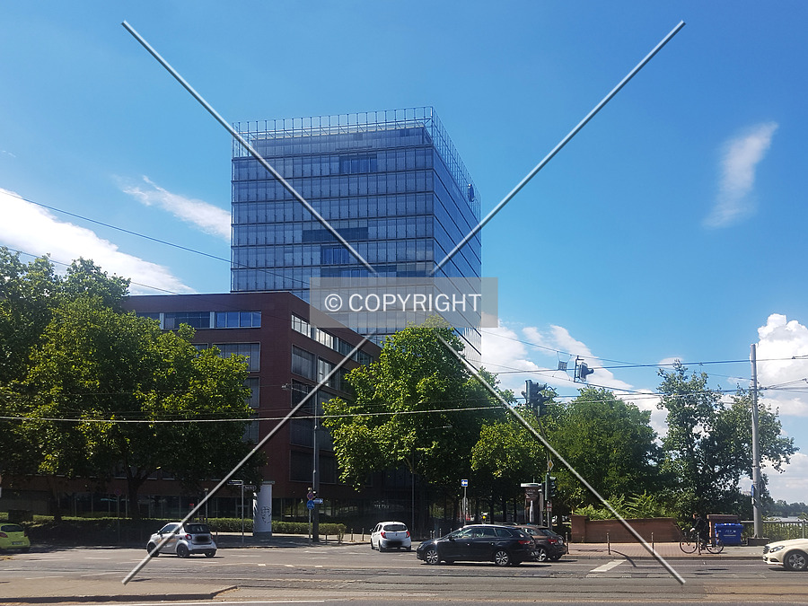 Allianz-Kai by Nephilim