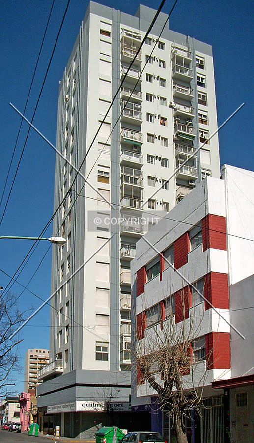 Garibaldi 247 by Jerónimo Acosta