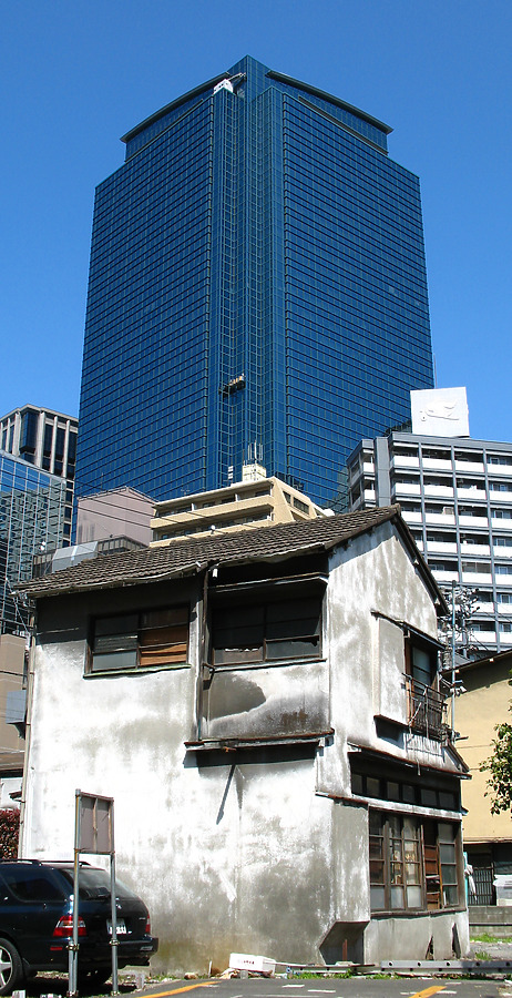 Shinjuku Oak Tower by Kevin Hemphill