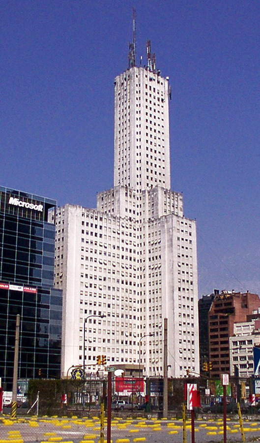 Edificio Alas by Daniel Kieckhefer