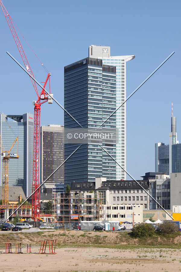 City-Hochhaus by Emmanuel D.