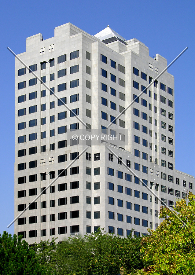 Northwestern Mutual Tower by Chris Patriarca
