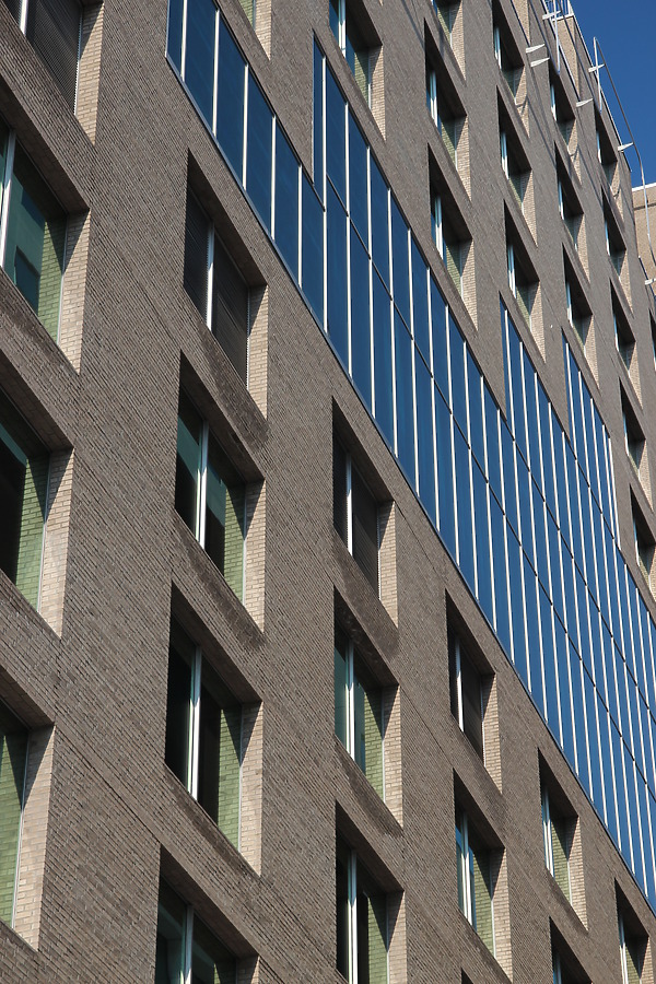 DnB hus A by Kjetil Balog