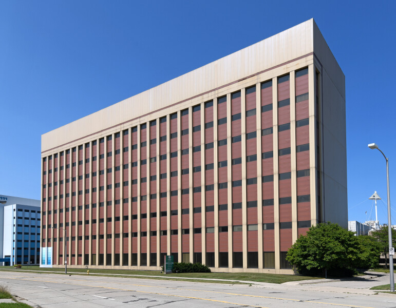 51111 Woodward Avenue