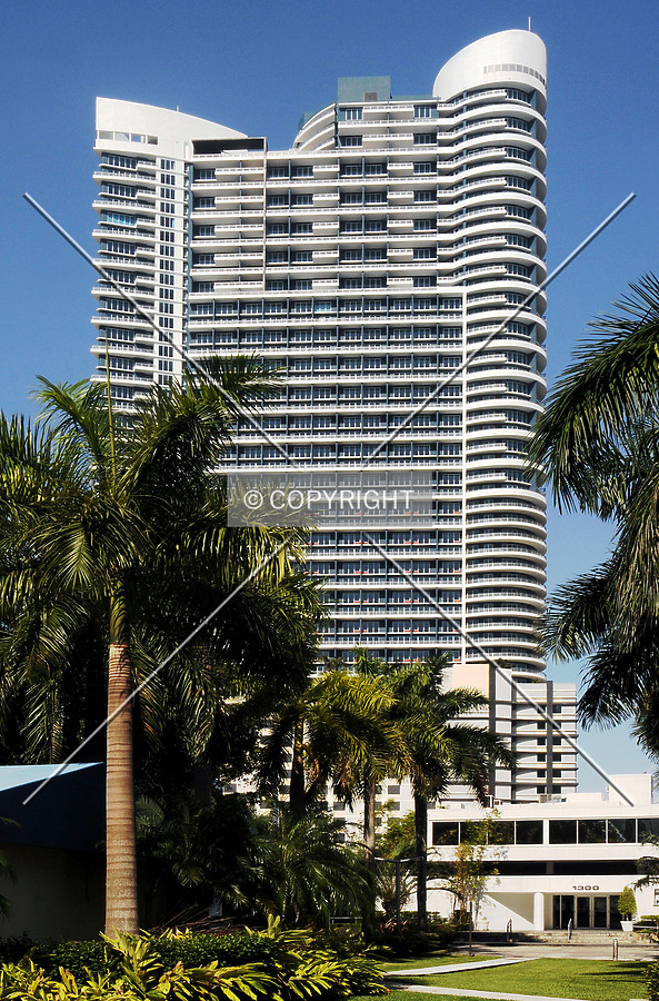 Infinity at Brickell by Jorge Molina