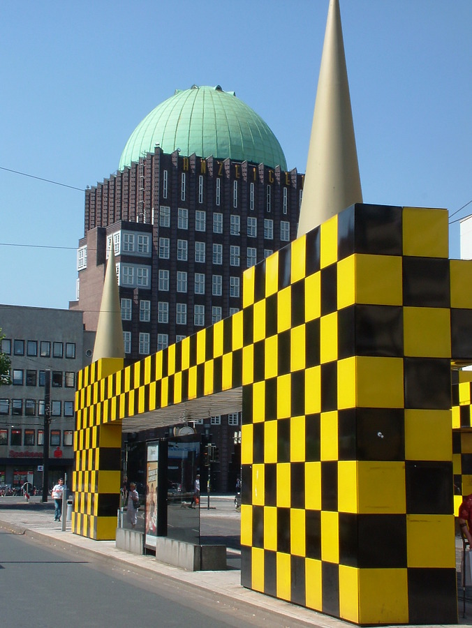 Anzeiger Hochhaus by Pedro Marcelino