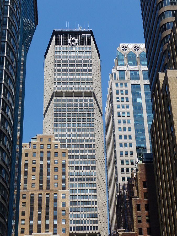 MetLife Building by Nate Lindsey