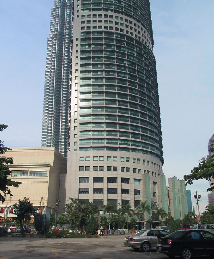 Menara Maxis by John Bek