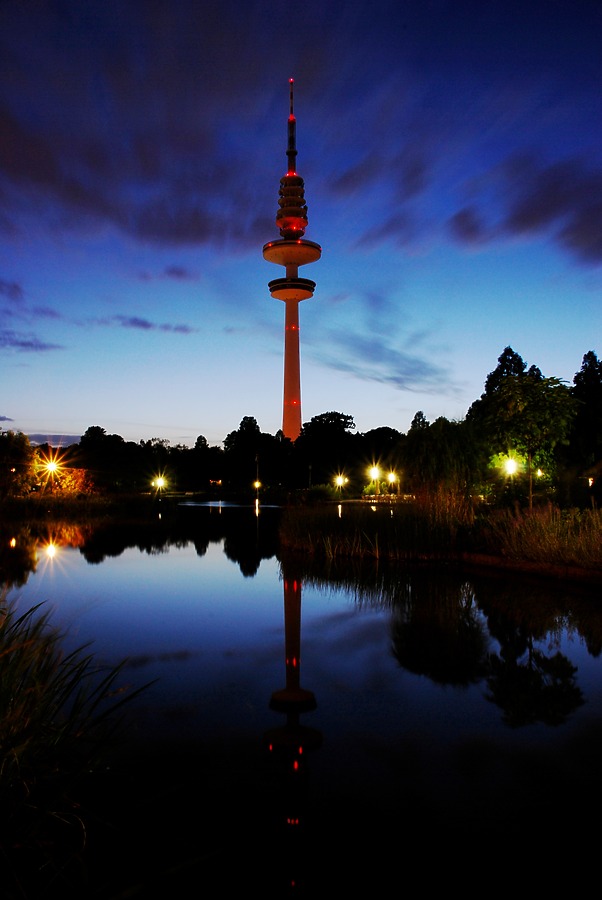 Heinrich-Hertz-Turm by Huopa