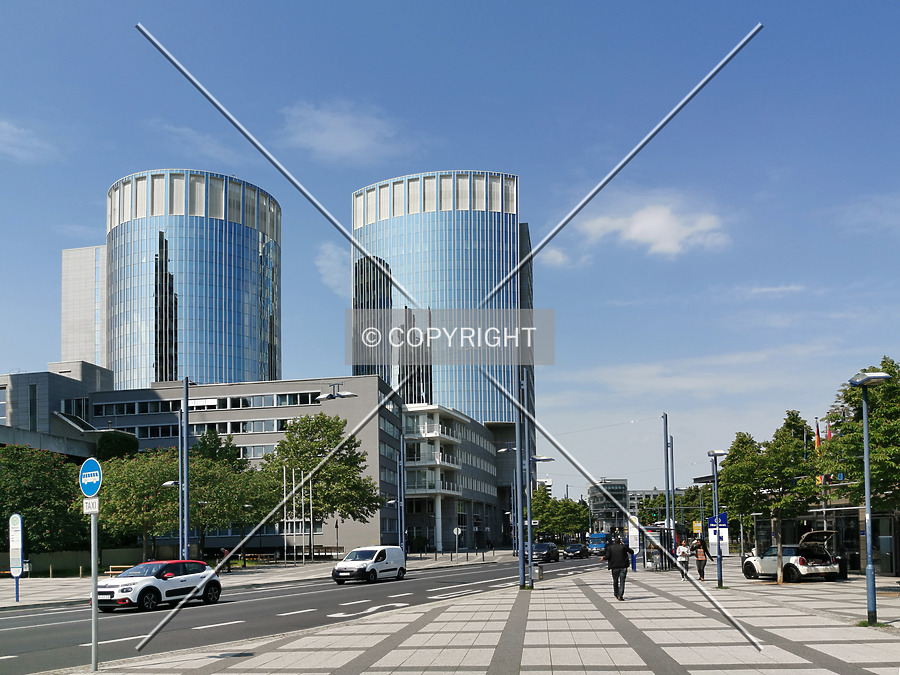 Haus der Wirtschaft - Turm 1 by Nephilim