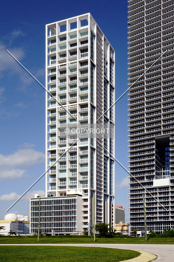 Ten Museum Park by Jorge Molina