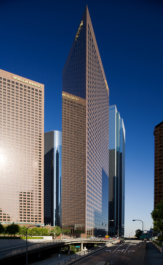 KPMG Tower by Pavel Toczynski