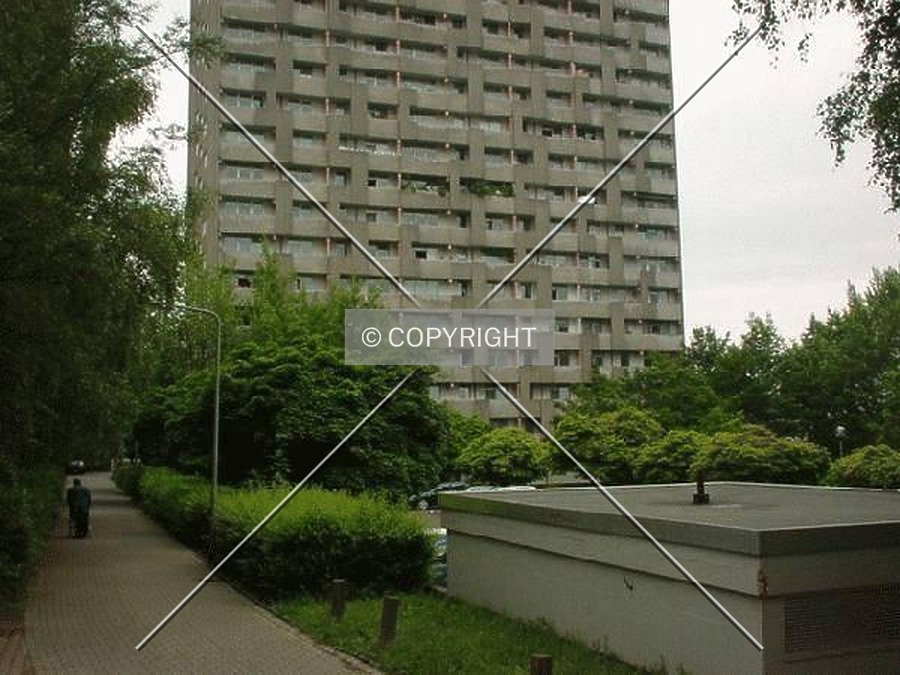 Julius-Brecht-Straße 3 by Nephilim