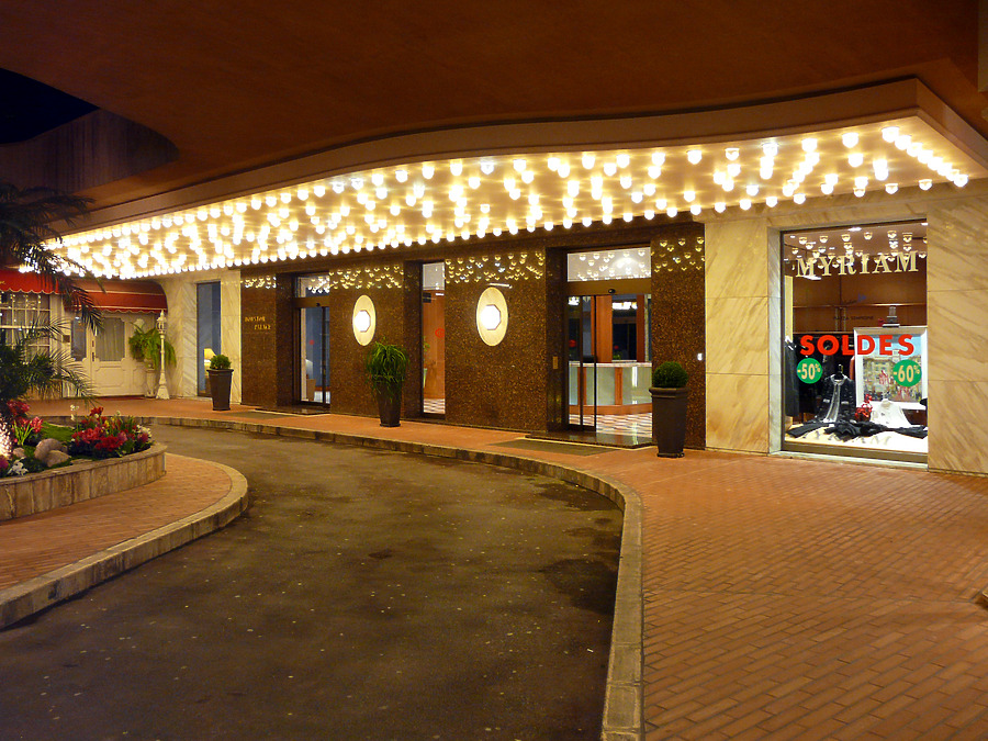 Houston Palace by Sébastien Corniot