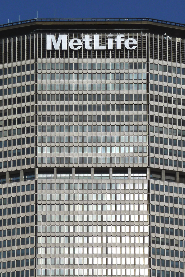 MetLife Building by Nate Lindsey