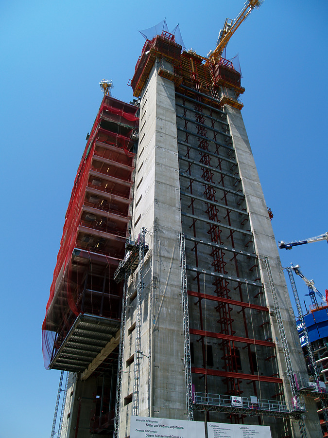 Torre Caja Madrid by Cesar Serrano