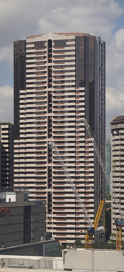 Pacific Plaza Condominiums by Ryan Hildebrand