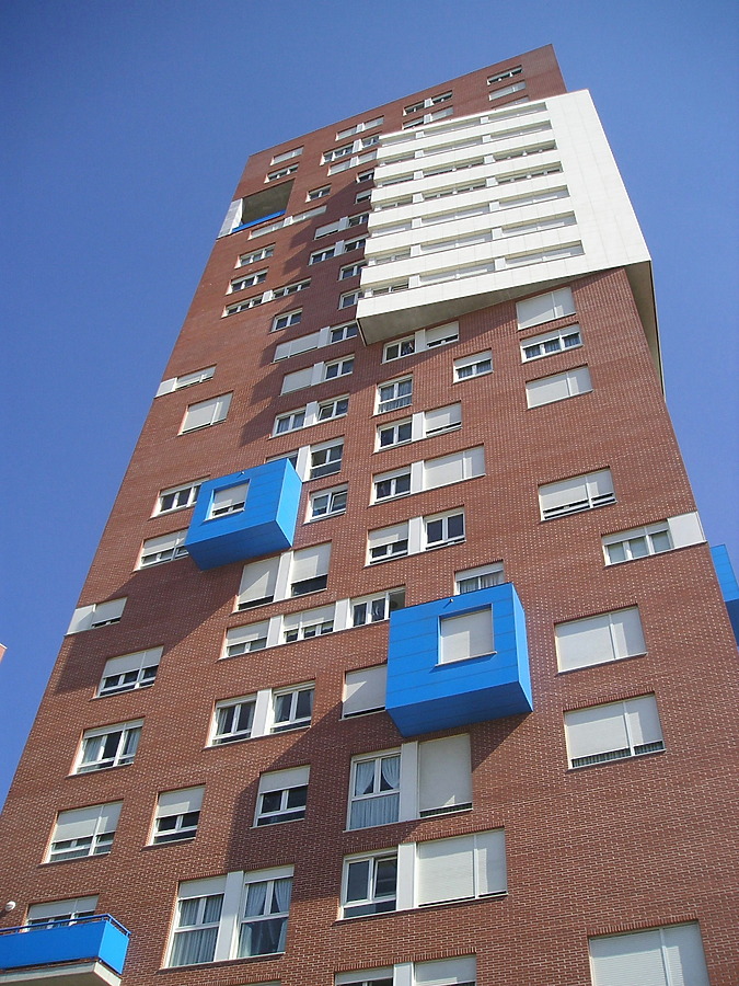 Torre II by Mikel Allende