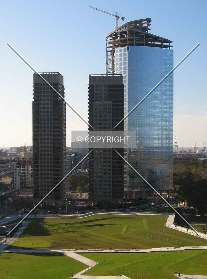 Torre Repsol YPF by Maximiliano Buono