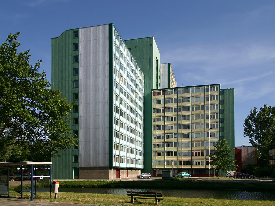 Van Hasseltlaan 1-689 by Michiel van Dijk