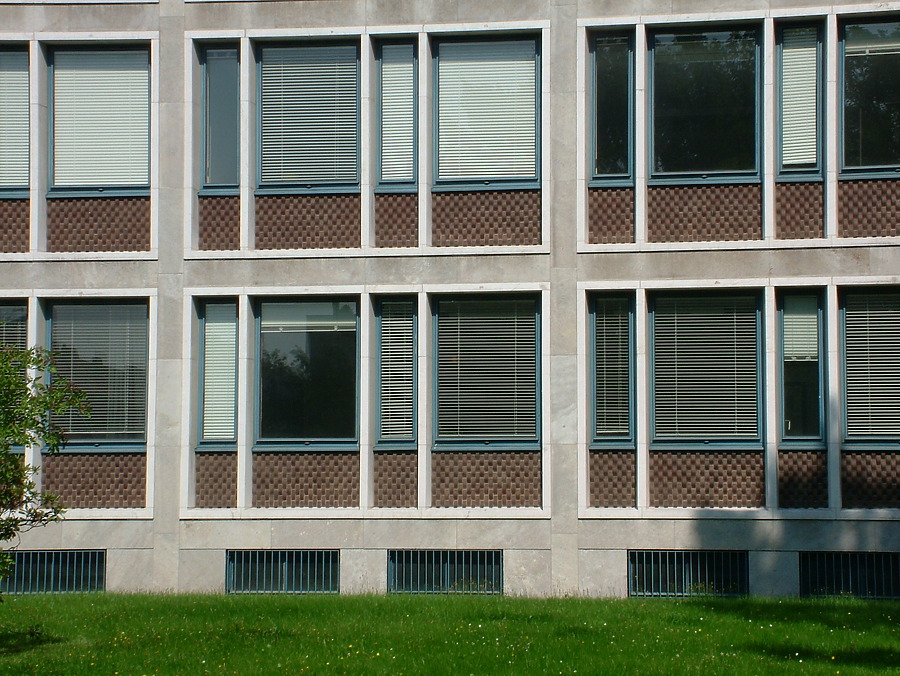 Conti-Hochhaus by Pedro Marcelino