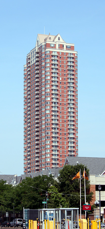 Marbella Apartments by Marshall Gerometta