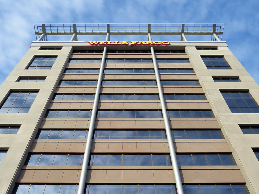 Wells Fargo 600 Tower by James Peacock