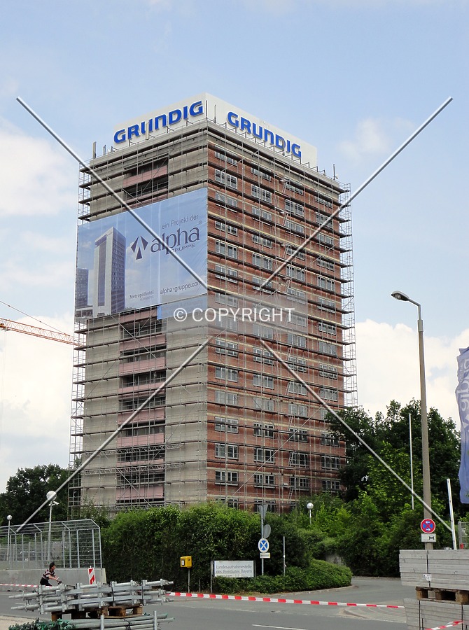 Grundig Hochhaus I by Florian Barbier