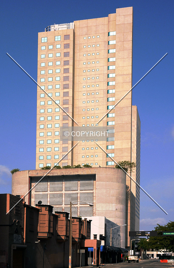 Courthouse Center by Jorge Molina