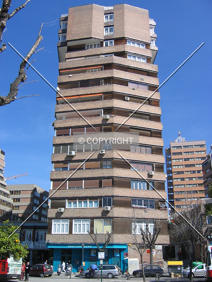 Edificio A by Victor Carcedo