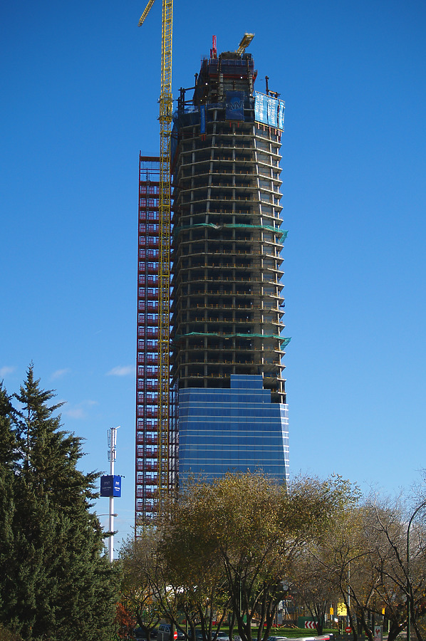 Torre de Cristal by Cesar Serrano