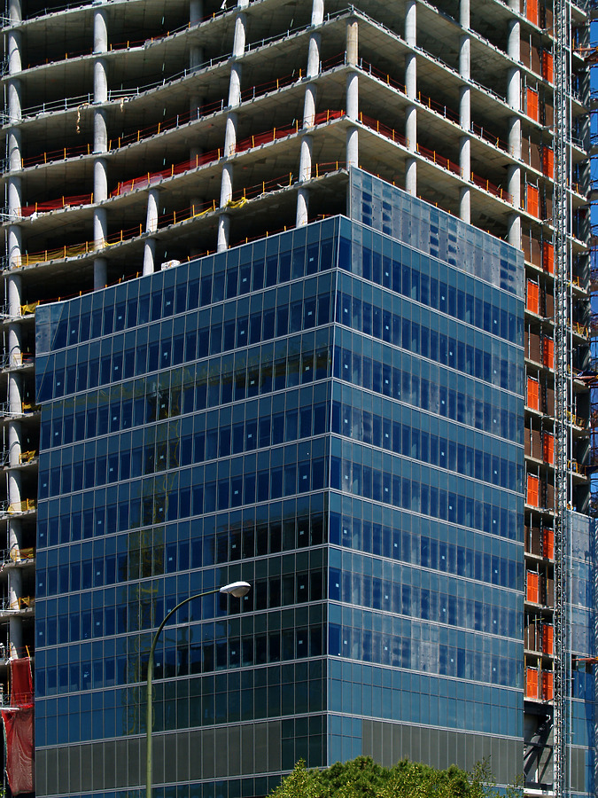 Torre Espacio by Cesar Serrano