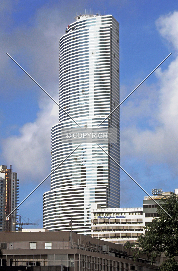 Miami Tower by Jorge Molina