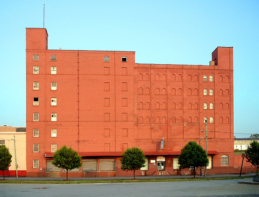 Gress Public Refrigerated Services Building by John Cahill