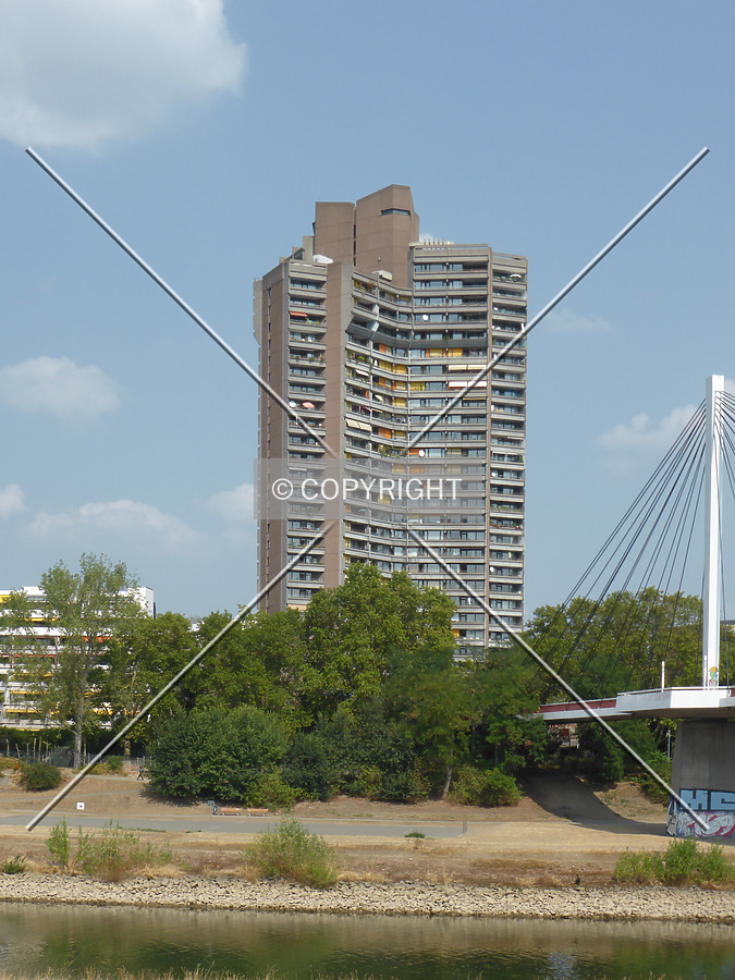 Neckarpromenade Wohnturm III by Nephilim