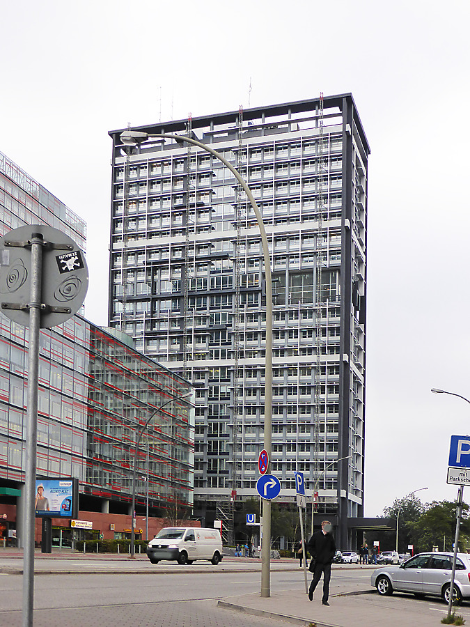 Berliner Tor Center 3 by Der Hamburger