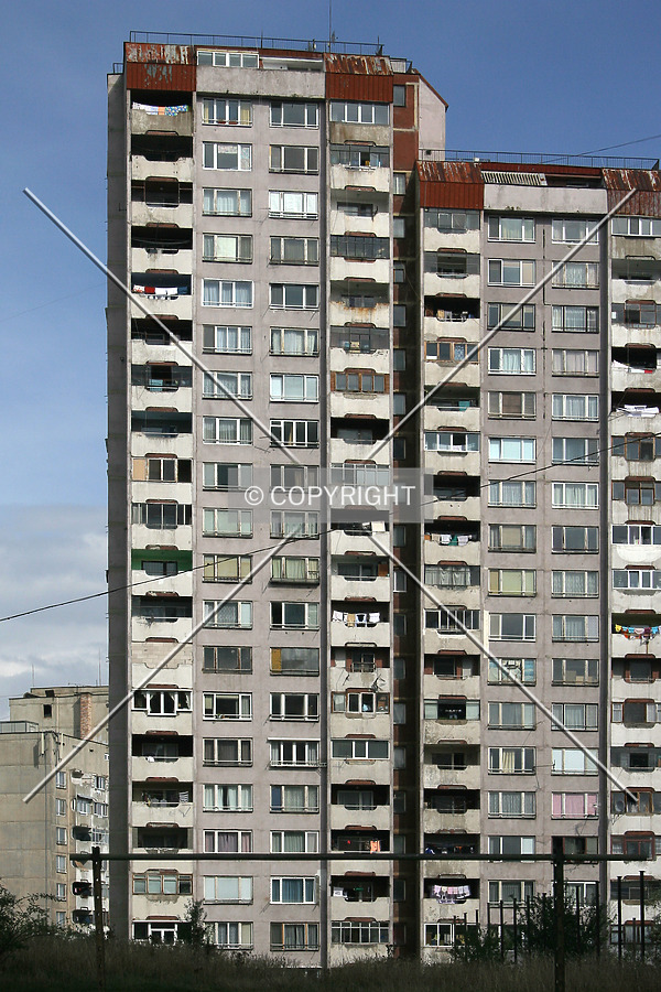 Mladost 2, Block 215 by Serdica