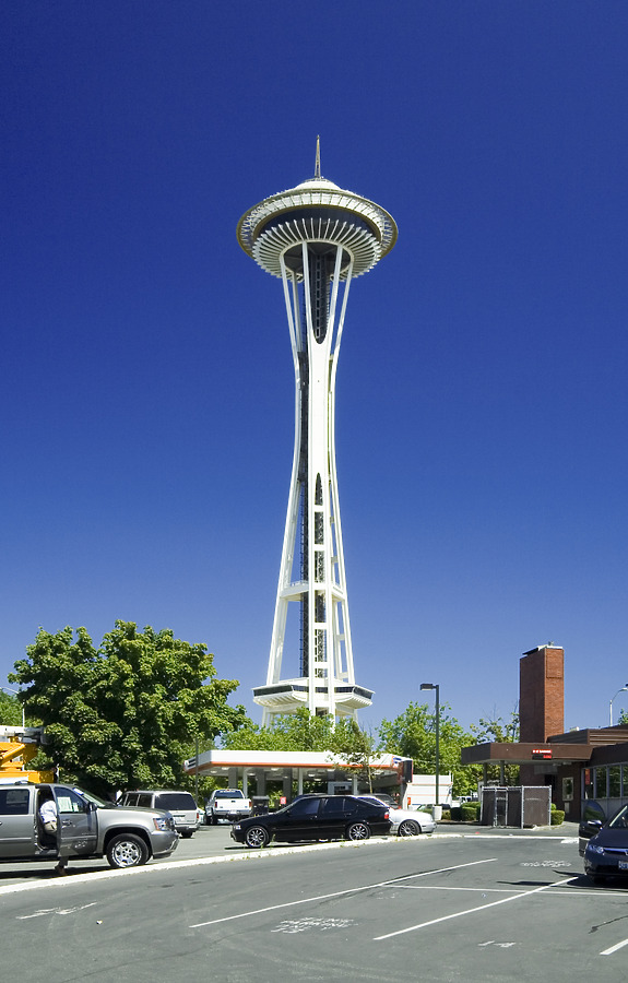 Space Needle by Pavel Toczynski