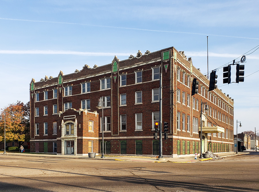 Edison Avenue Apartments by Ryan Hildebrand