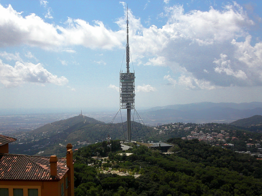 Torre de Collserola by Cesar Serrano