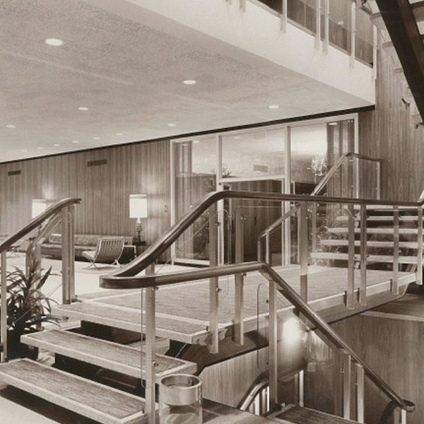 Kiewit Plaza by BLACKSTONE PLAZA