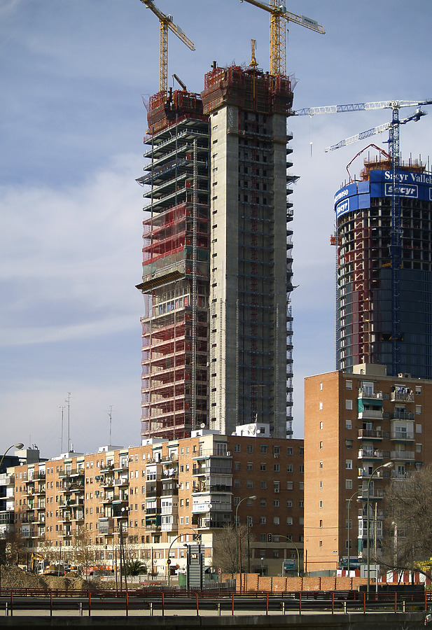 Torre Caja Madrid by Cesar Serrano