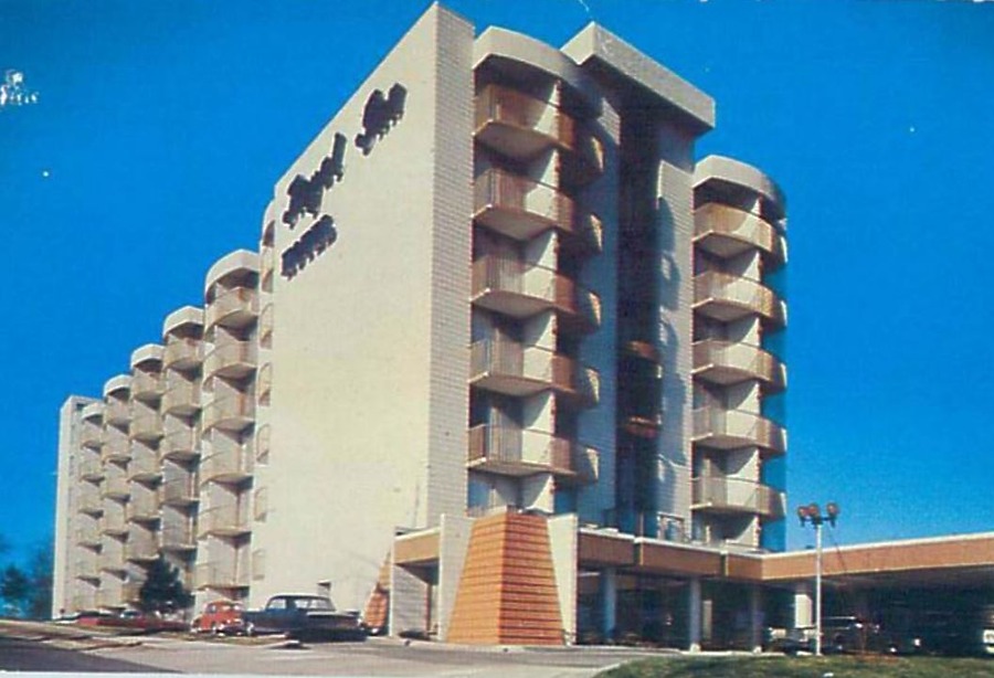 Hotel RL St. Louis Airport by Mike Roberts Color Productions