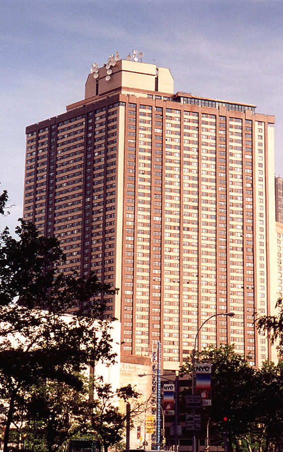 One Lincoln Plaza Apartments by Nate Lindsey