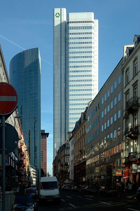 Dresdner-Bank-Hochhaus by David Guija