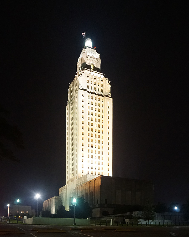 Louisiana State Capitol by Ryan Hildebrand