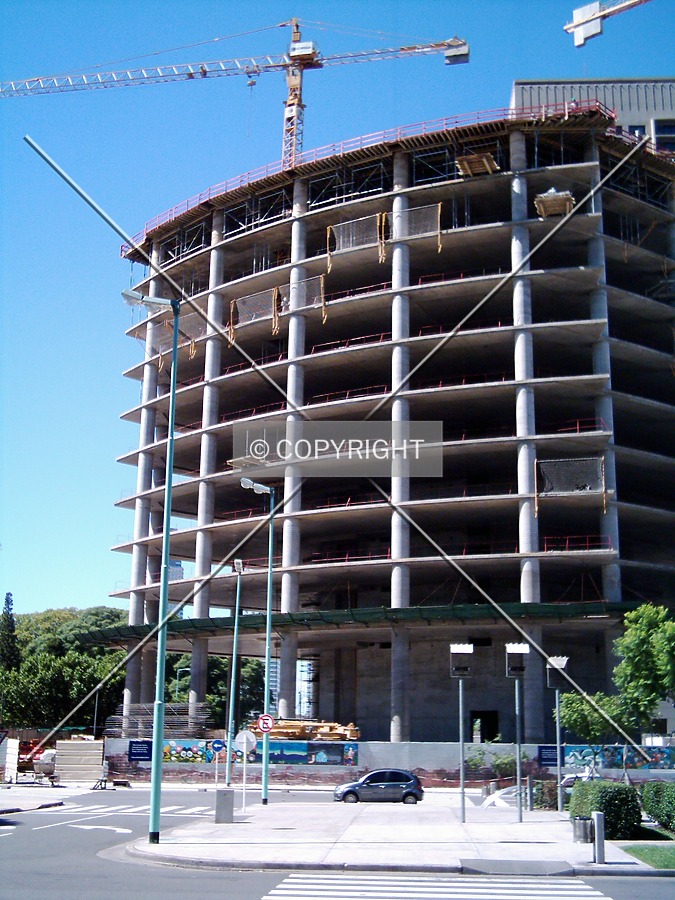 Torre Repsol YPF by Maximiliano Buono