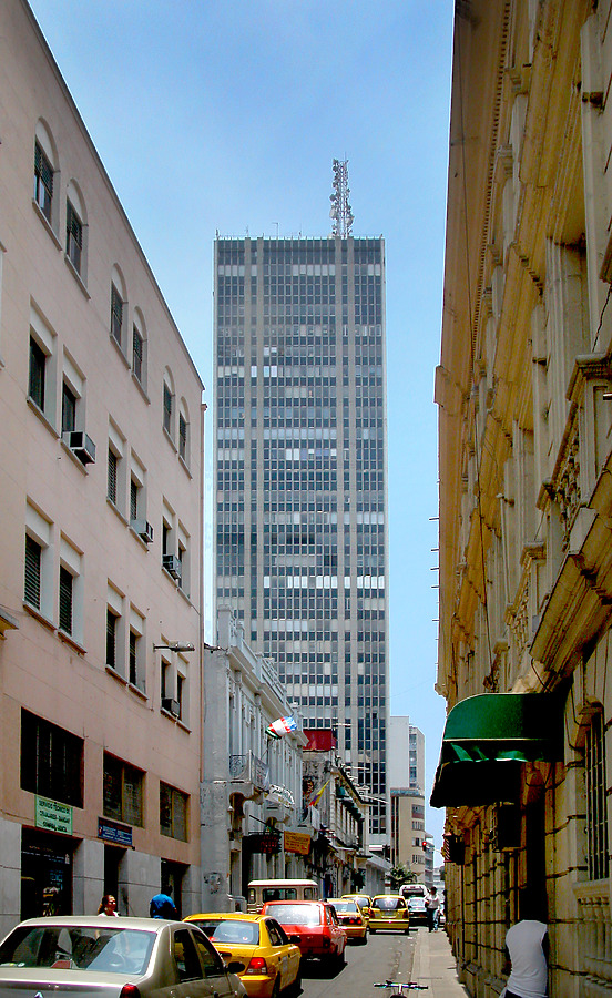 Edificio Corficolombiana by Jim Schwartz