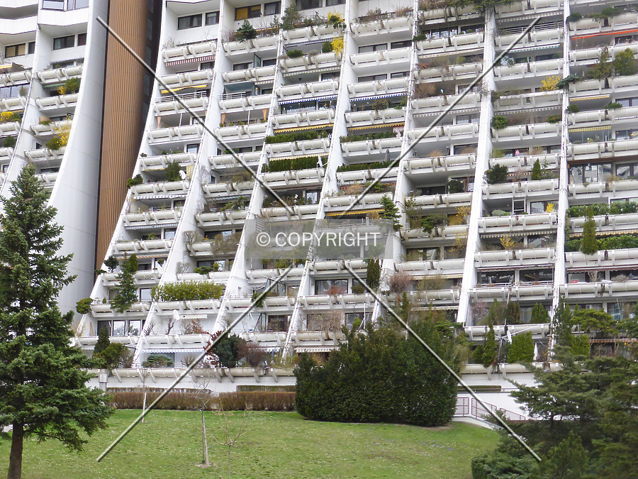 Wohnpark Alterlaa - Block B3-B8 by Nephilim
