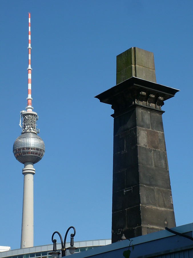Berliner Fernsehturm by Pedro Marcelino